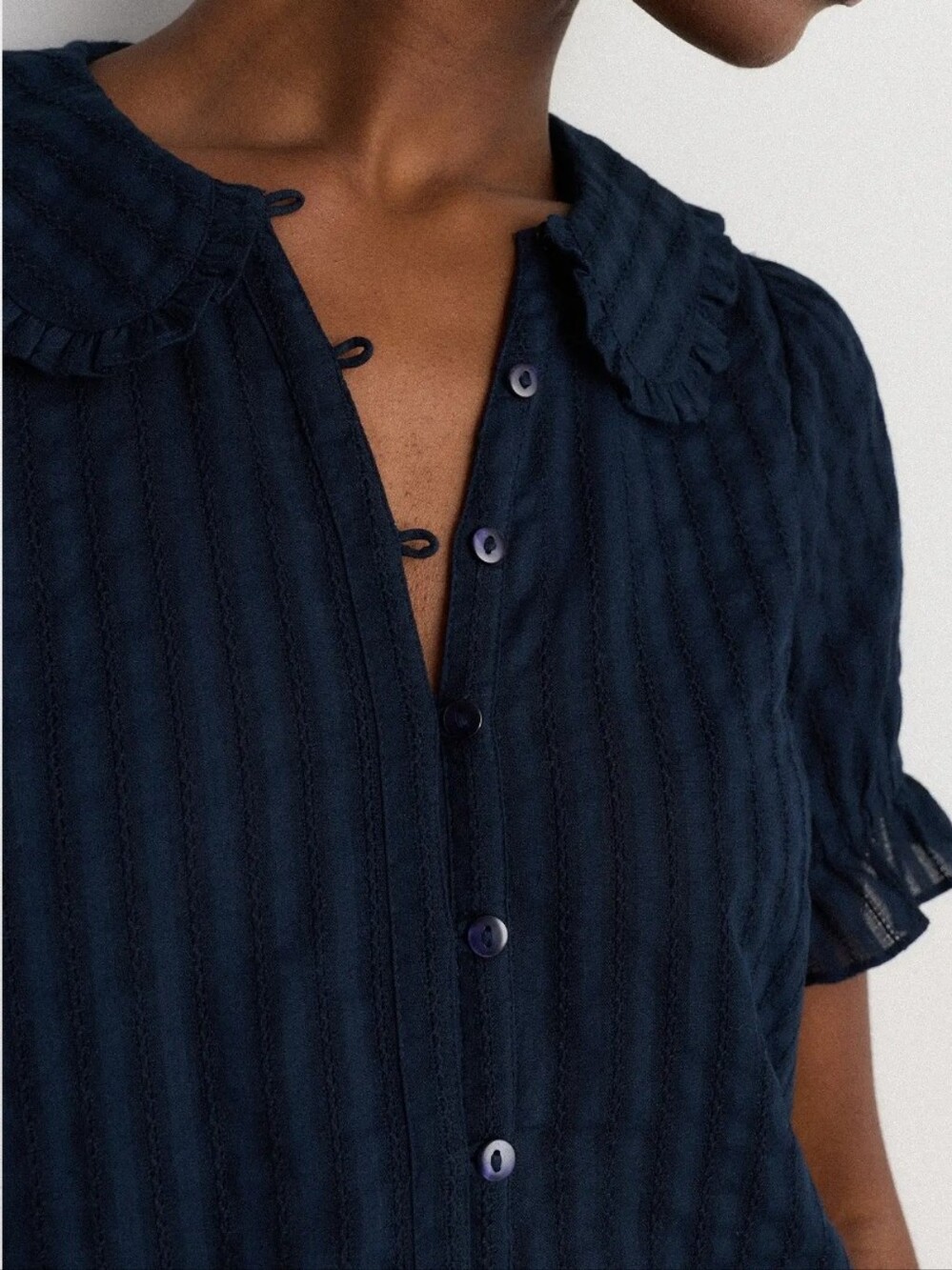 Quince Women's Black Embroidered Cotton Ruffle Collar Short Sleeve Blouse Sz L - Picture 4 of 9